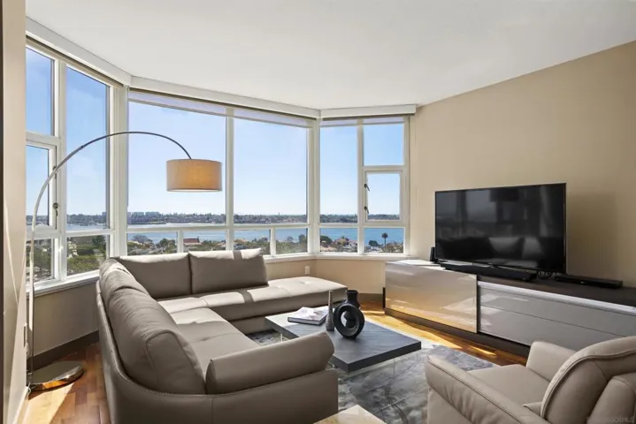 700 W Harbor Dr. 1203, San Diego, California 92101