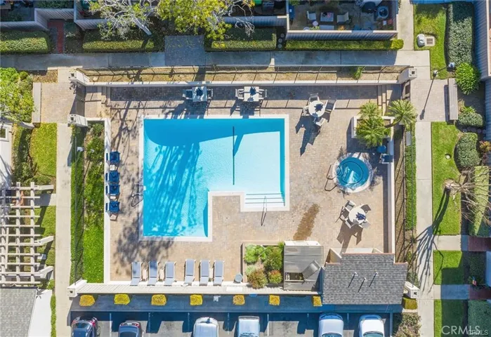 DRONE PICTURE POOL & SPA
