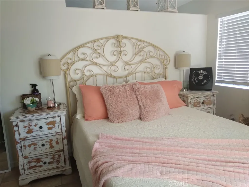 40672 Corte Albara, Murrieta, California 92562 home-pic-3