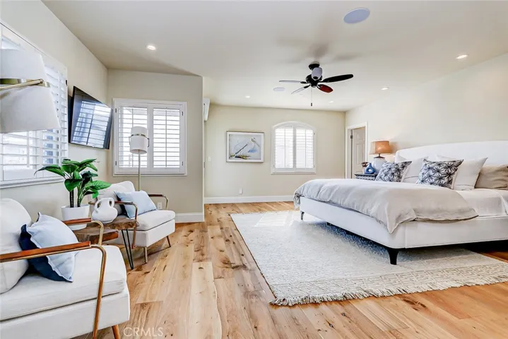 303 7th Street A, Manhattan Beach, California 90266