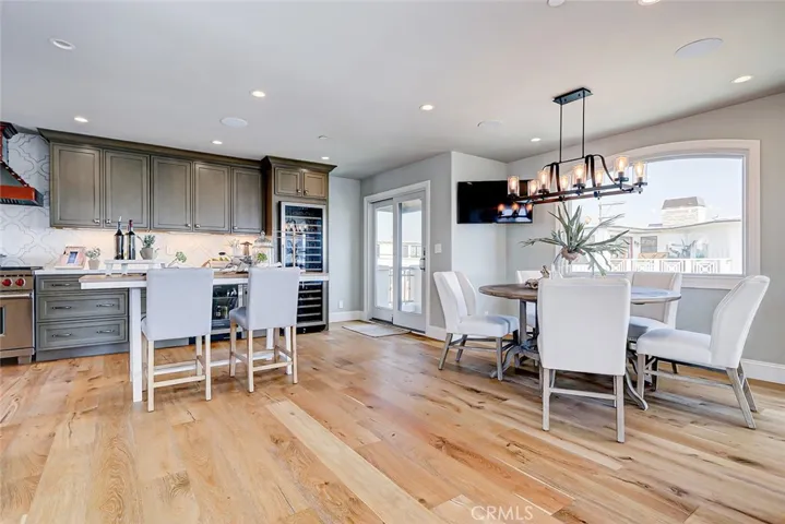 303 7th Street A, Manhattan Beach, California 90266