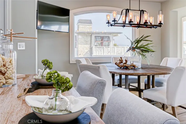 303 7th Street A, Manhattan Beach, California 90266