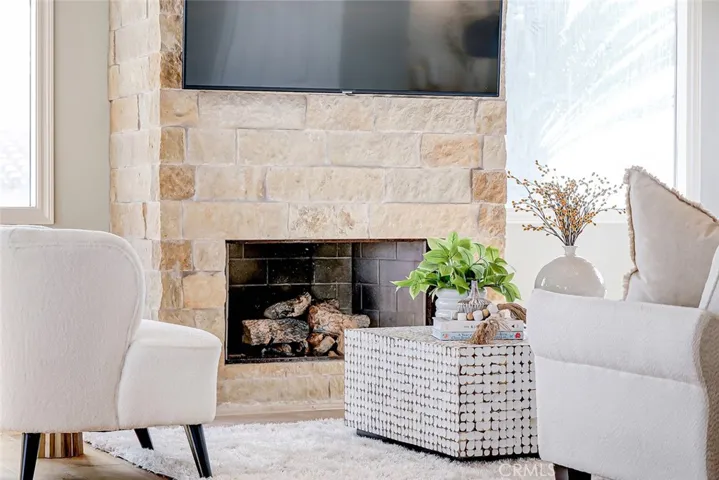 303 7th Street A, Manhattan Beach, California 90266