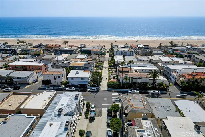 303 7th Street A, Manhattan Beach, California 90266