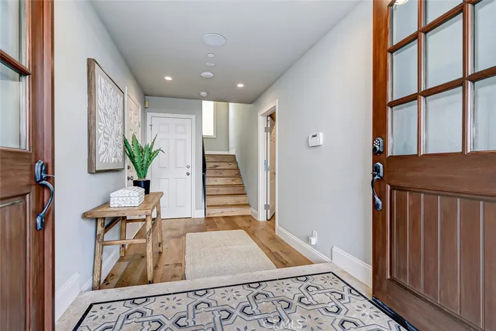 303 7th Street A, Manhattan Beach, California 90266
