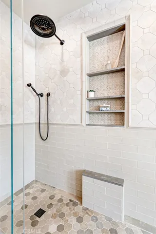 303 7th Street A, Manhattan Beach, California 90266
