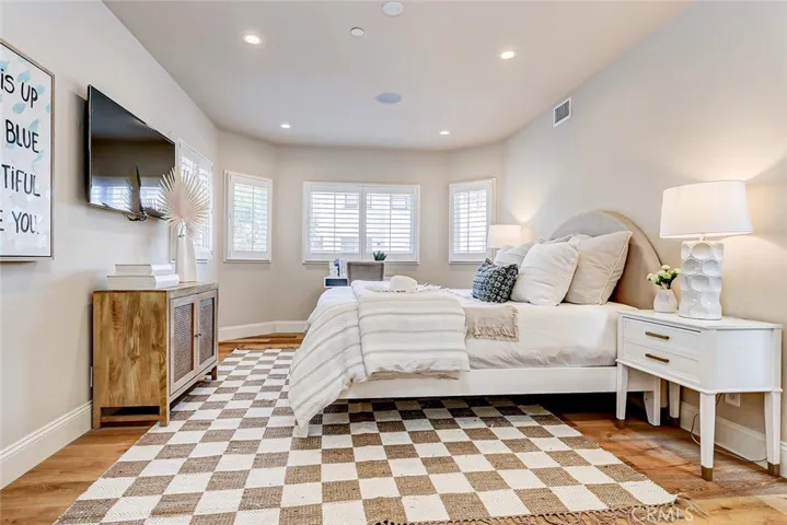 303 7th Street A, Manhattan Beach, California 90266