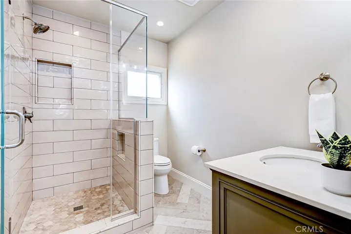 303 7th Street A, Manhattan Beach, California 90266
