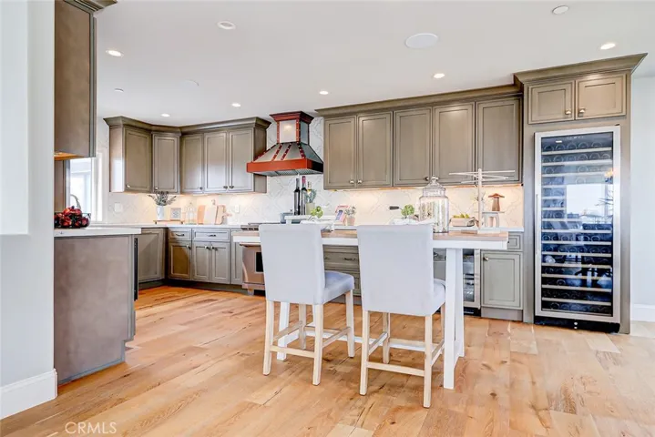 303 7th Street A, Manhattan Beach, California 90266