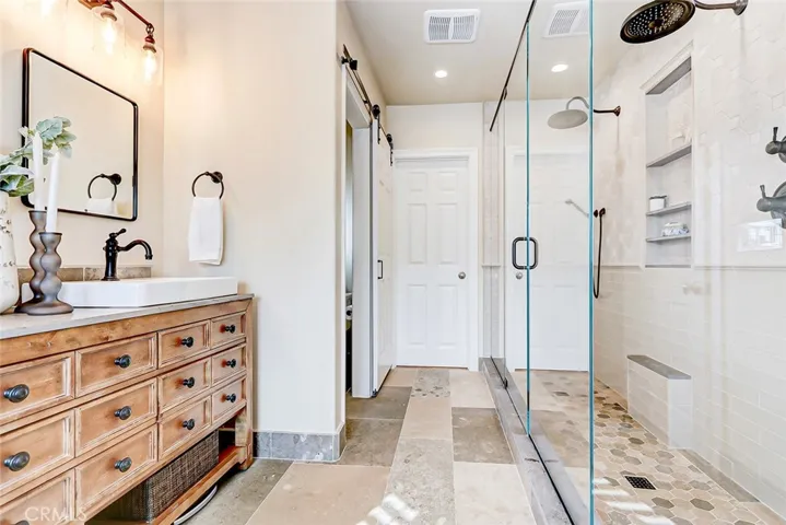 303 7th Street A, Manhattan Beach, California 90266