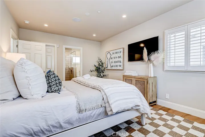 303 7th Street A, Manhattan Beach, California 90266