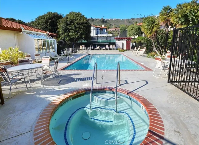 Community Swimming Pool & Spa