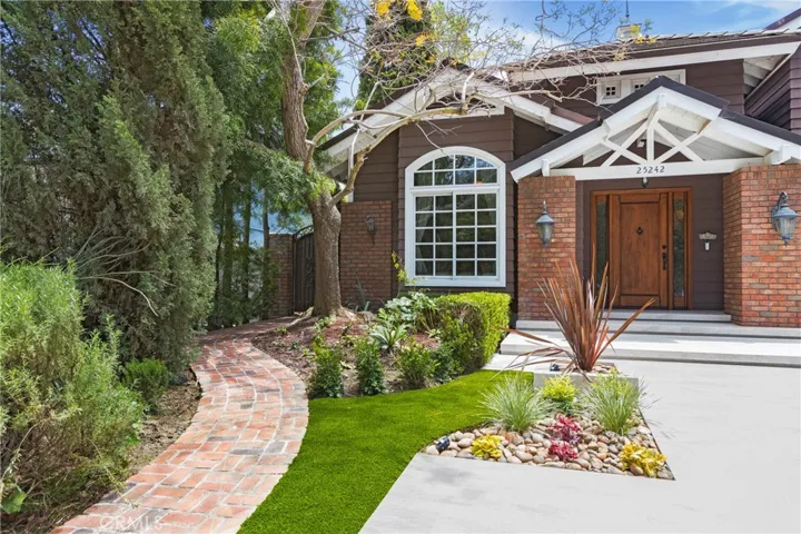 25242 Bentwood, Laguna Niguel, California 92677