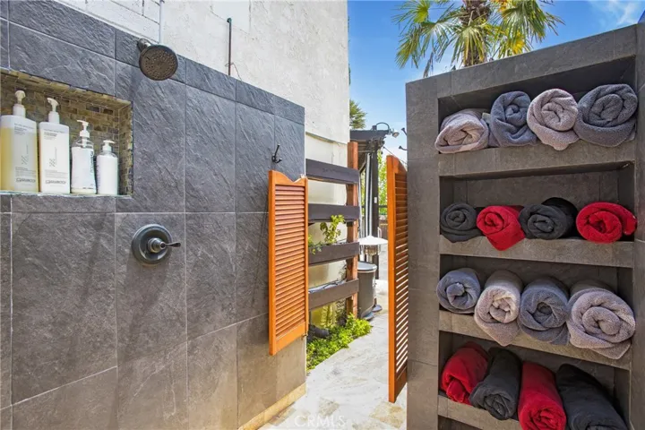 25242 Bentwood, Laguna Niguel, California 92677