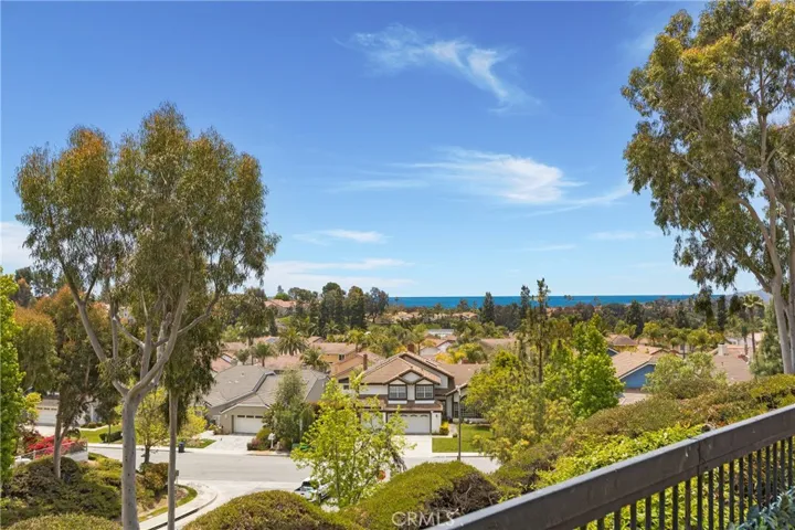 25242 Bentwood, Laguna Niguel, California 92677