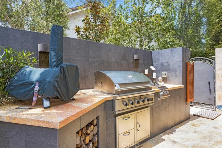 25242 Bentwood, Laguna Niguel, California 92677