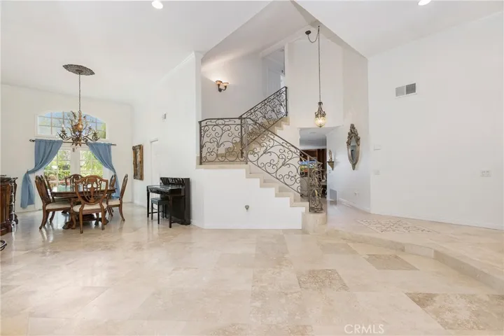 25242 Bentwood, Laguna Niguel, California 92677