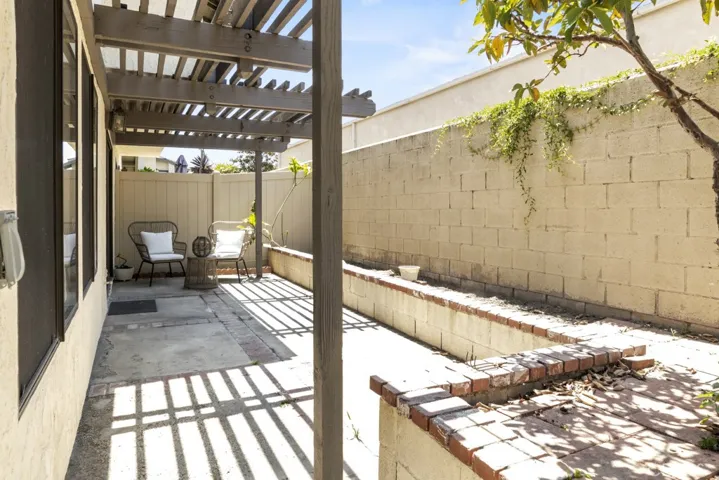 Back yard, private and space for dining al fresco