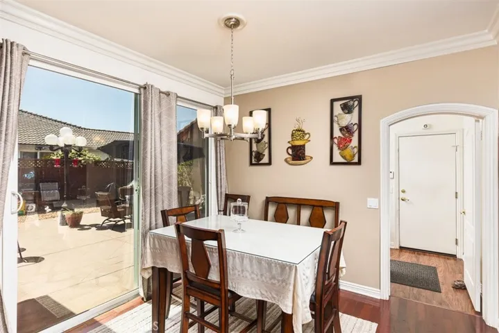Breakfast nook with large slider