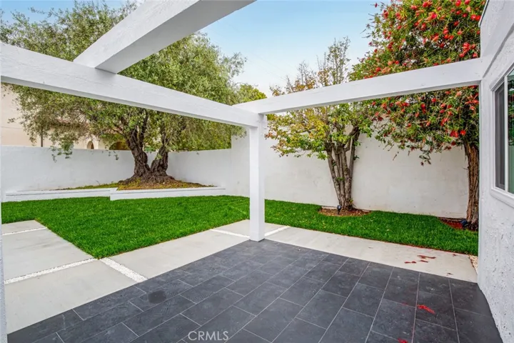 10081 La Quinta Circle, Fountain Valley, California 92708