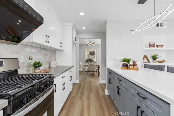 10081 La Quinta Circle, Fountain Valley, California 92708