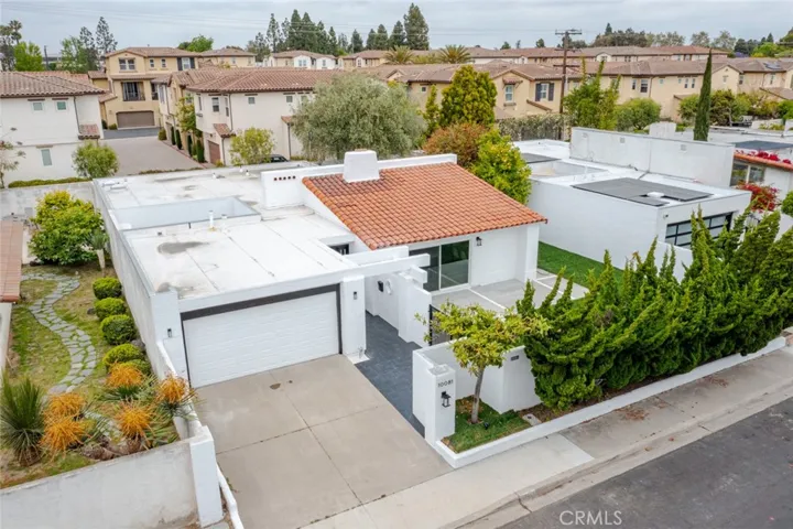 10081 La Quinta Circle, Fountain Valley, California 92708