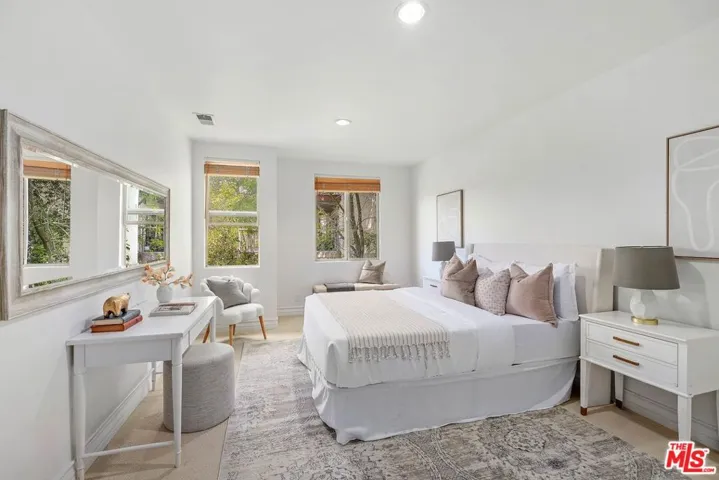 1991 Stradella Road, Los Angeles, California 90077