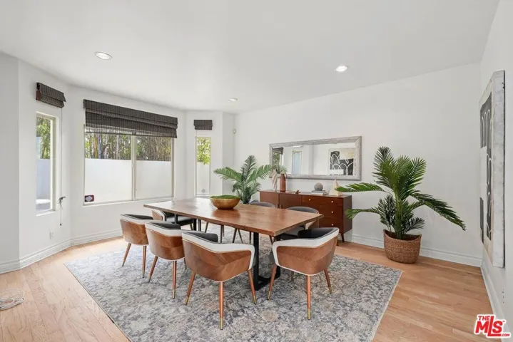 1991 Stradella Road, Los Angeles, California 90077