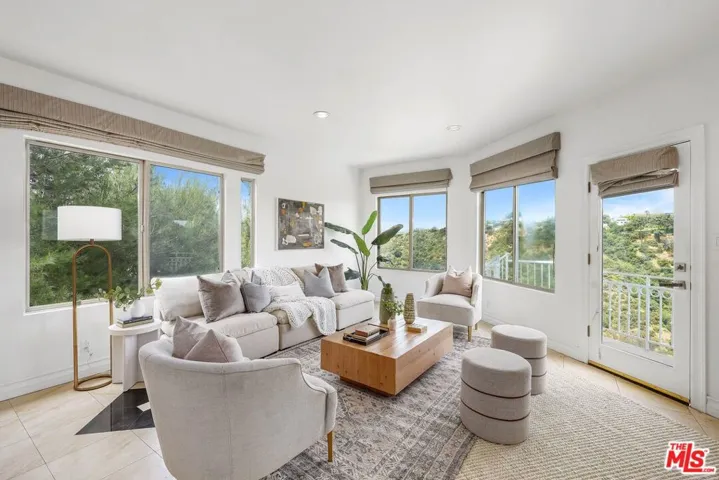 1991 Stradella Road, Los Angeles, California 90077