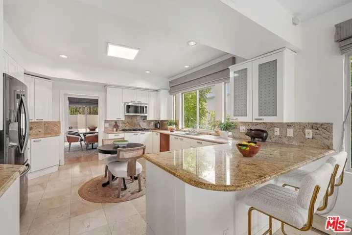 1991 Stradella Road, Los Angeles, California 90077