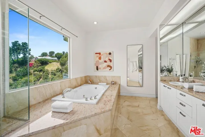 1991 Stradella Road, Los Angeles, California 90077