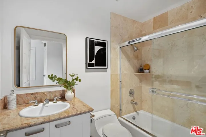 1991 Stradella Road, Los Angeles, California 90077