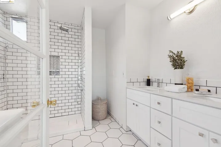 4601 Fairbairn Ave, Oakland, California 94619
