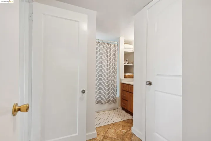 4601 Fairbairn Ave, Oakland, California 94619