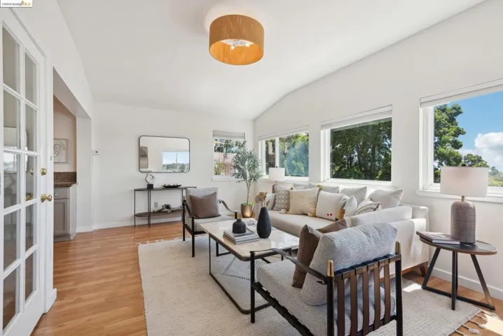 4601 Fairbairn Ave, Oakland, California 94619