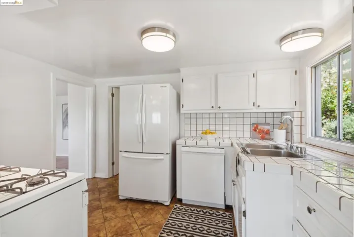 4601 Fairbairn Ave, Oakland, California 94619