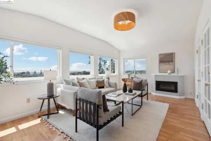 4601 Fairbairn Ave, Oakland, California 94619