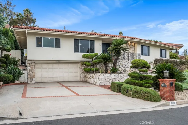 GREAT CURB APPEAL