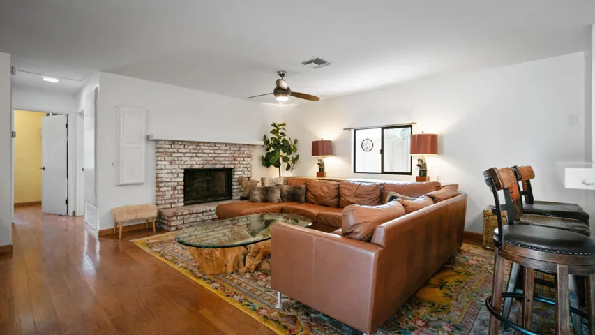 74361 Myrsine Interior-46