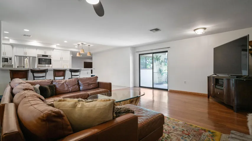 74361 Myrsine Interior-50