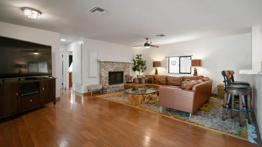 74361 Myrsine Interior-45