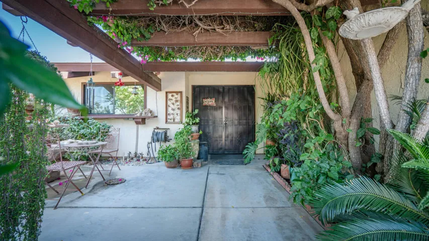 74361 Myrsine Exterior-30