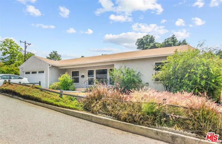 3038 Calanda Avenue, Altadena, California 91001