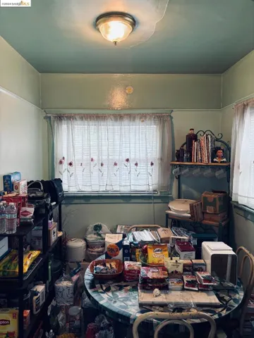 5814 Morse Dr, Oakland, California 94605