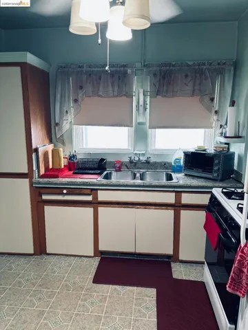 5814 Morse Dr, Oakland, California 94605