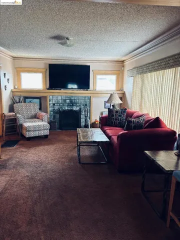5814 Morse Dr, Oakland, California 94605