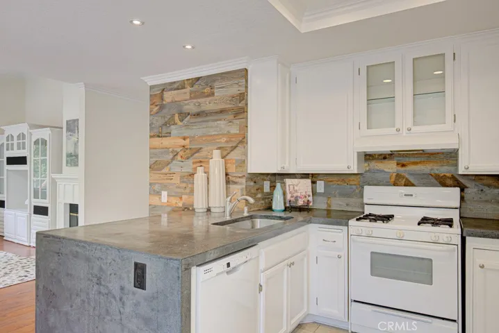 21244 Camelia 10, Lake Forest, California 92630