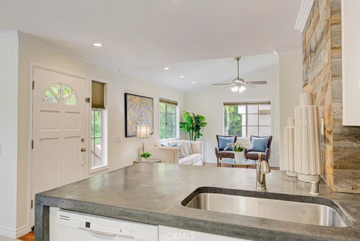 21244 Camelia 10, Lake Forest, California 92630