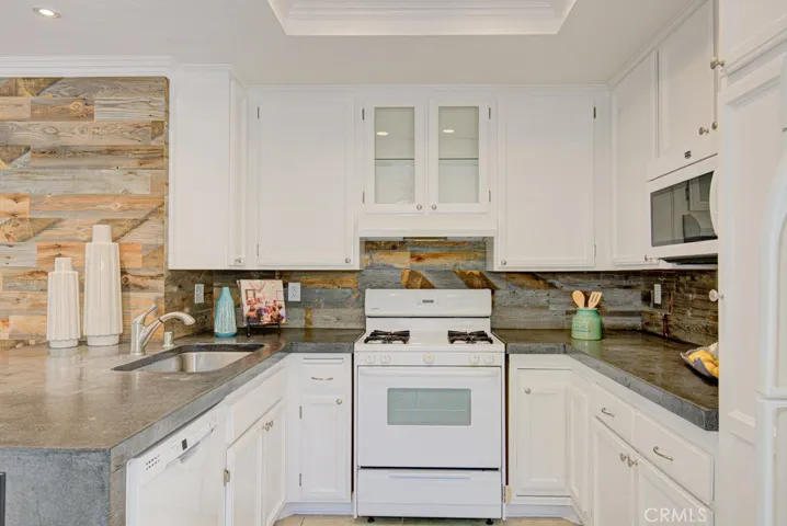 21244 Camelia 10, Lake Forest, California 92630