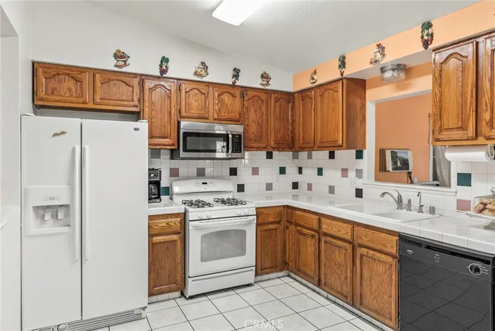 8710 E Avenue S2, Littlerock, California 93543